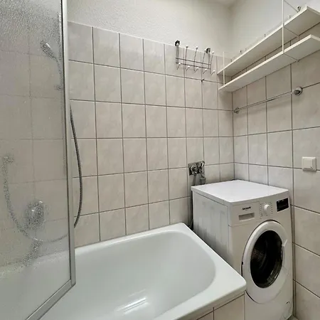 Apartment Im 2 Og Mit Balkon In *